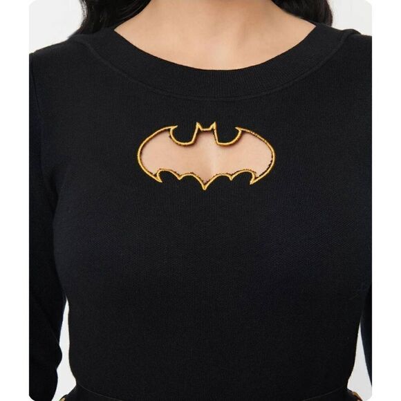 Unique Vintage x Batgirl Cutout Top Size M/L - Picture 2 of 9